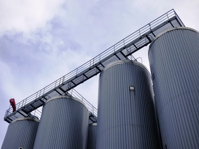 brewery, tey, vats, vat, silo, the tank, tanks, fermentation, beer, production, company, industrial, technology, device, metal, the industry, factory, machine, the production of, silo, silo, silo, silo, silo, fermentation. Brewery and taproom expansion: the parts worth your attention