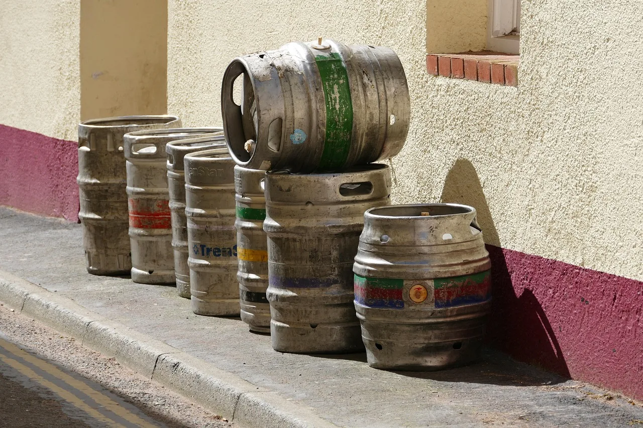 beer, barrels, ale, alcohol, drink, brewery, pub, beverage, keg, brewing, cask, metal. Weekly counts, monthly reconciliation: a brewery and taproom stock checklist