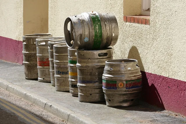 beer, barrels, ale, alcohol, drink, brewery, pub, beverage, keg, brewing, cask, metal. Weekly counts, monthly reconciliation: a brewery and taproom stock checklist